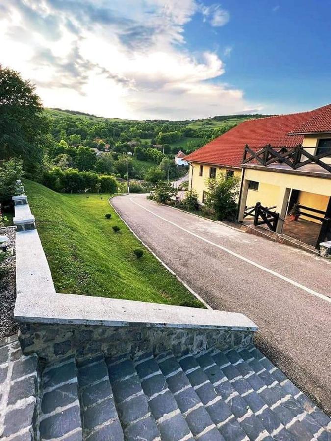 Pensiunea Emris Spatac Exterior foto