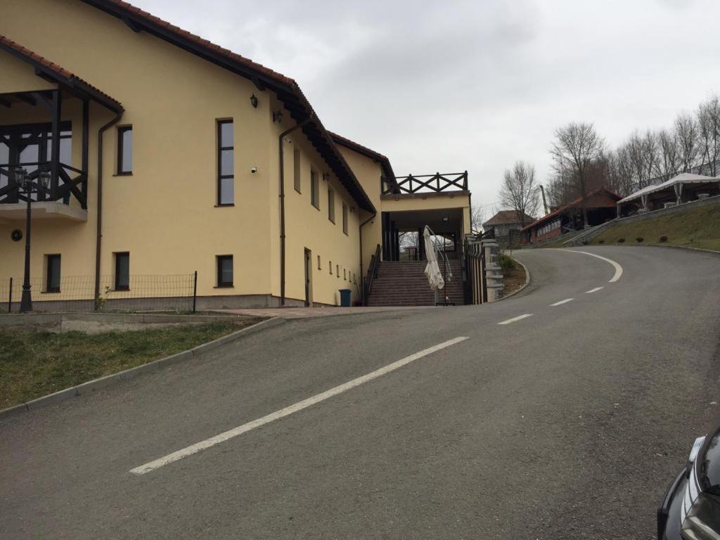 Pensiunea Emris Spatac Exterior foto